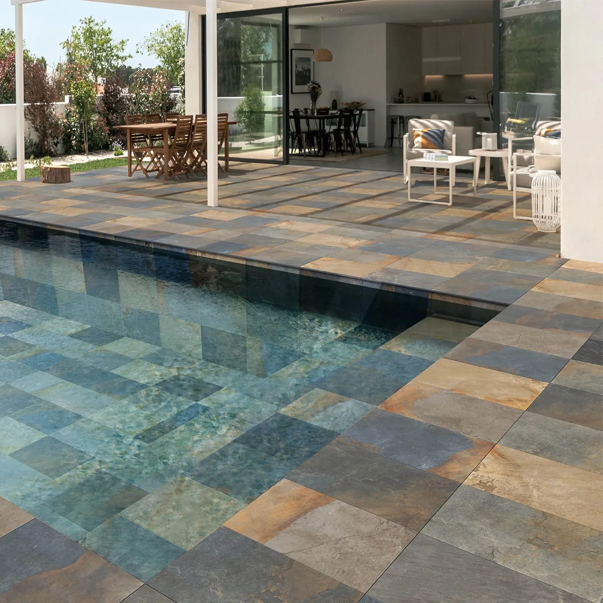 Rivestimento esterno per piscine